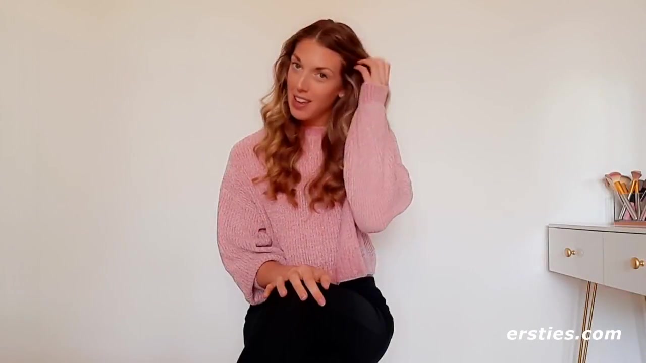 Sexy Babe Lana Uses A Magic Wand