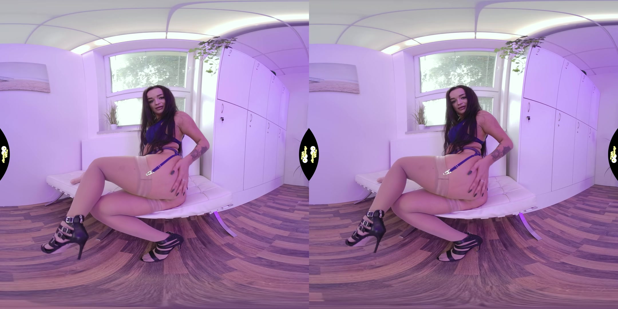 Horny Daphne Klyde - SqueezeVR