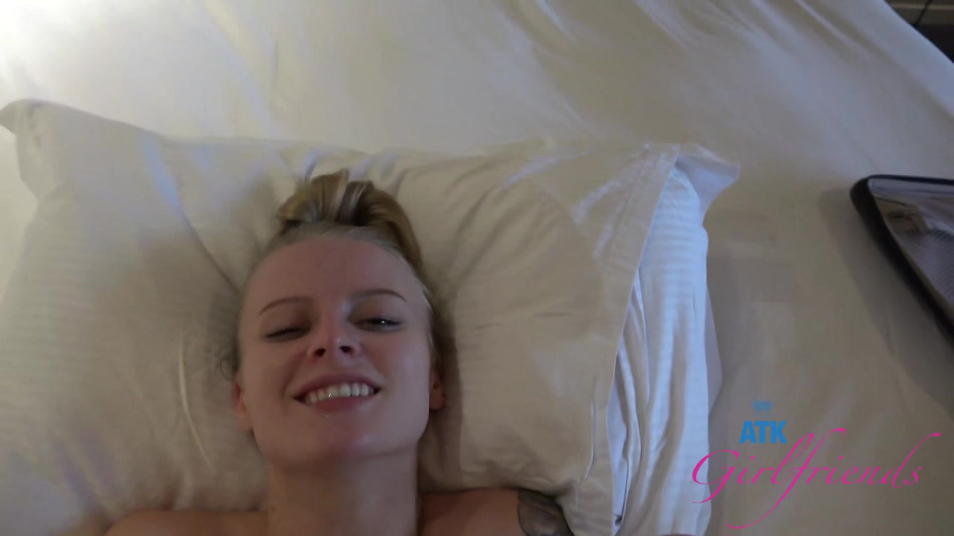 Virtual Vacation - Paris Strips Down For You