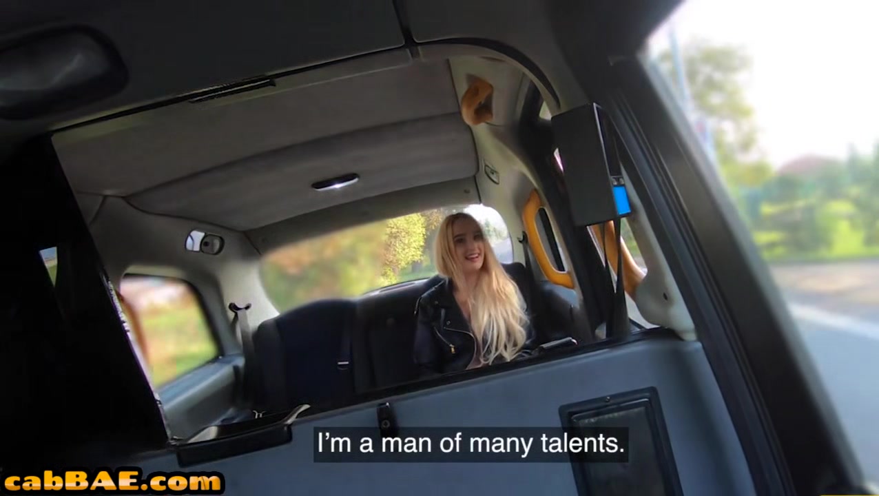Taxi babe gets fucked in cab by taxi driver outdoor