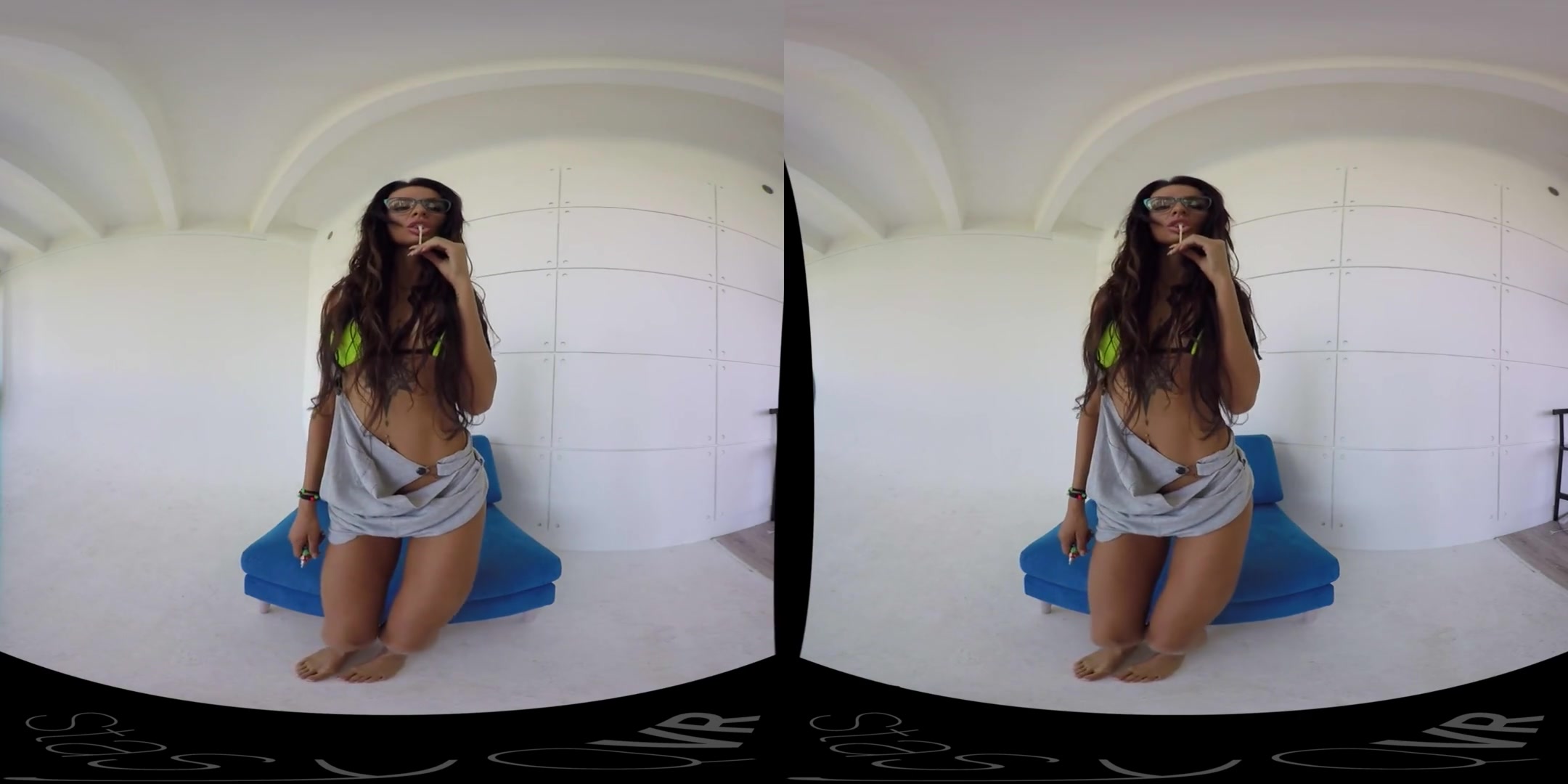 SunnyQ in Vacationing Hottie Ends Up Naked - StasyQVR