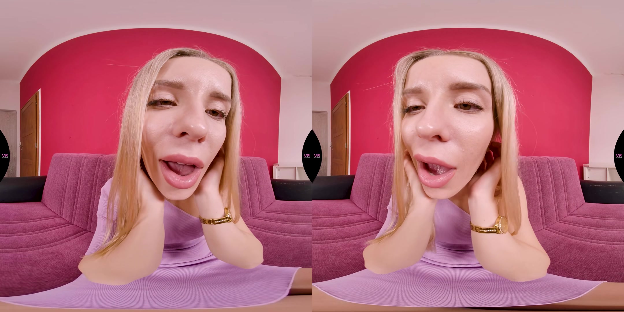 Blonde Cutie Shows Her Best - VRSexperts