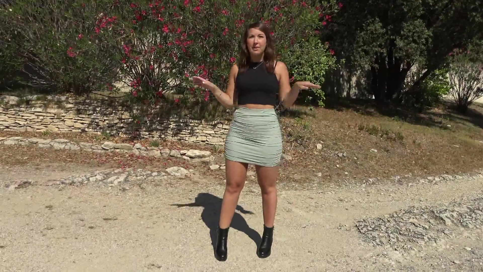 Lexie, the Gap bomb, wants a minimum caliber!