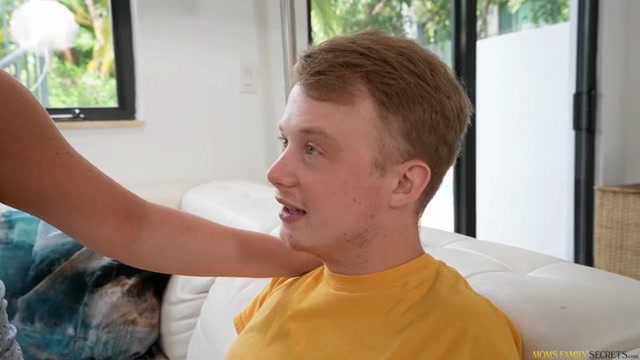 Stepmoms Favorite Position - S3:E8 - Momlover