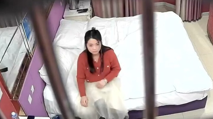 Hackers use the camera to remote monitoring of a lover's home life.561