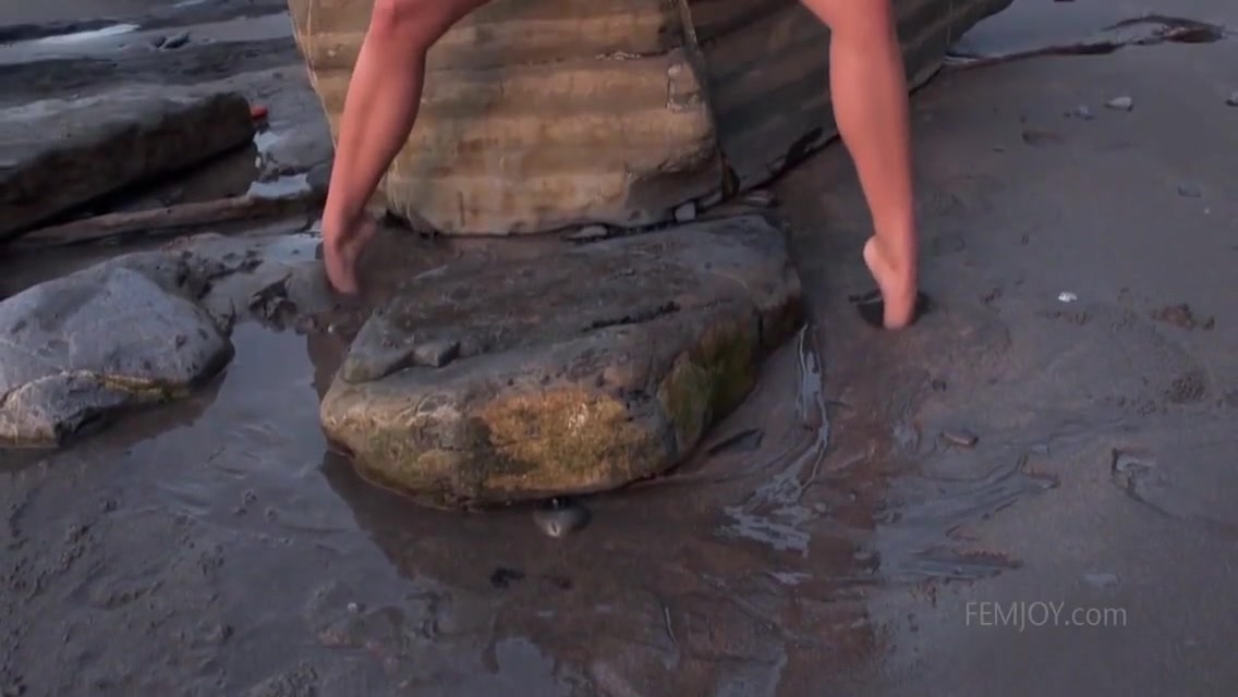 Whitney Conroy In On The Beach 5 Min