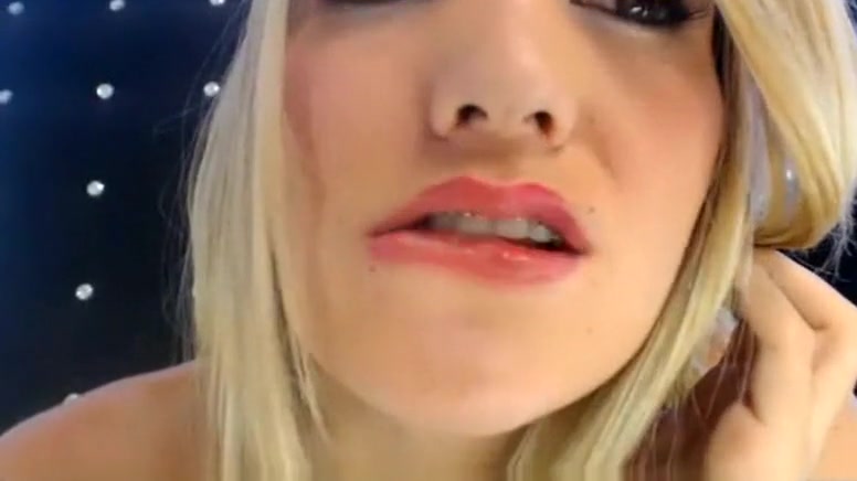 Shemale With Perfect Body Teases And Shows Braces