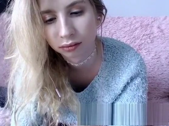 nice-looking blonde lady-man Solo cam