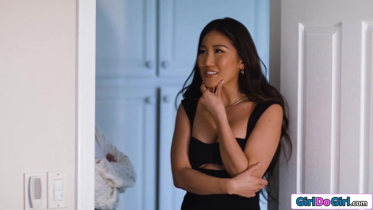 Sure you can see your old bedroom and I can lick your pussy