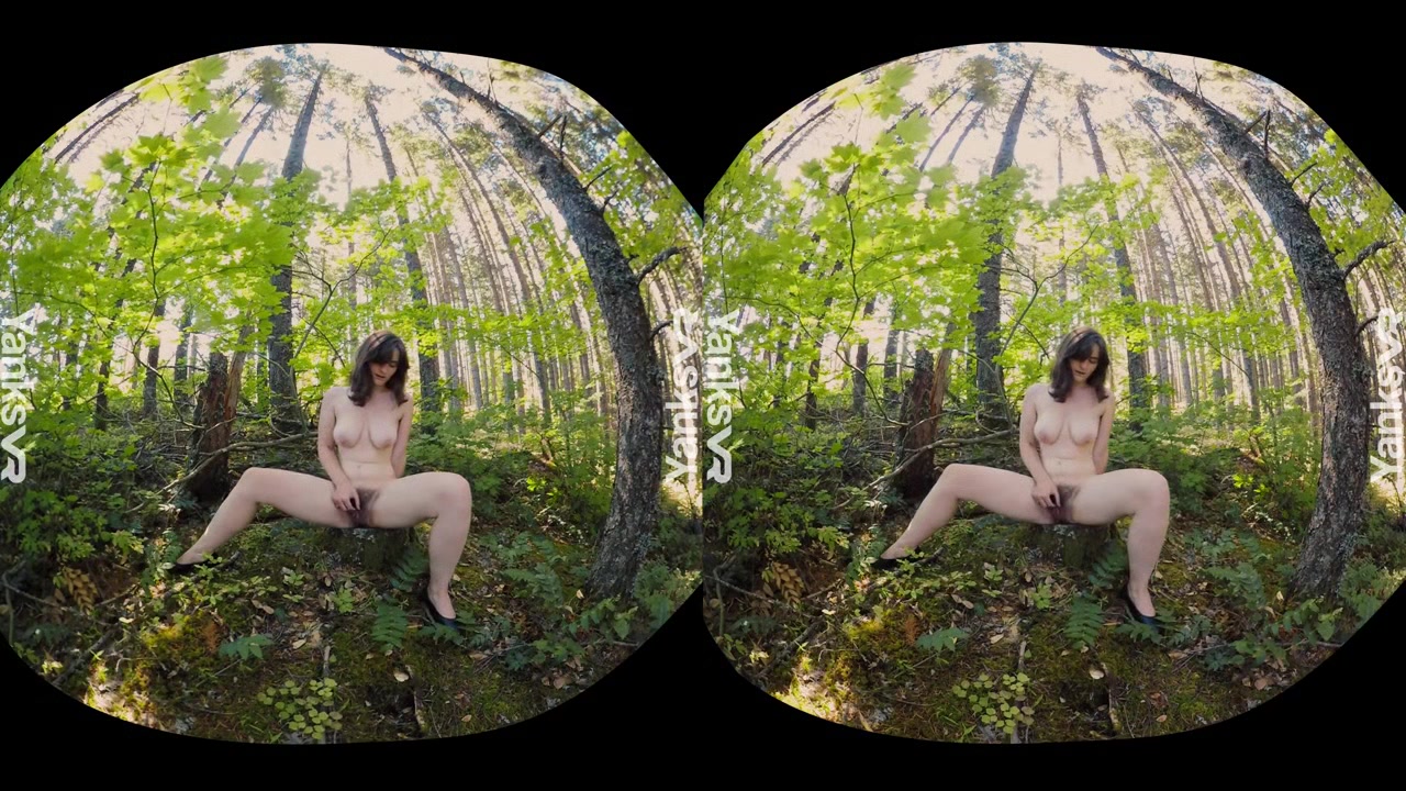 Raven Snow Clit Pleasure in the Forest