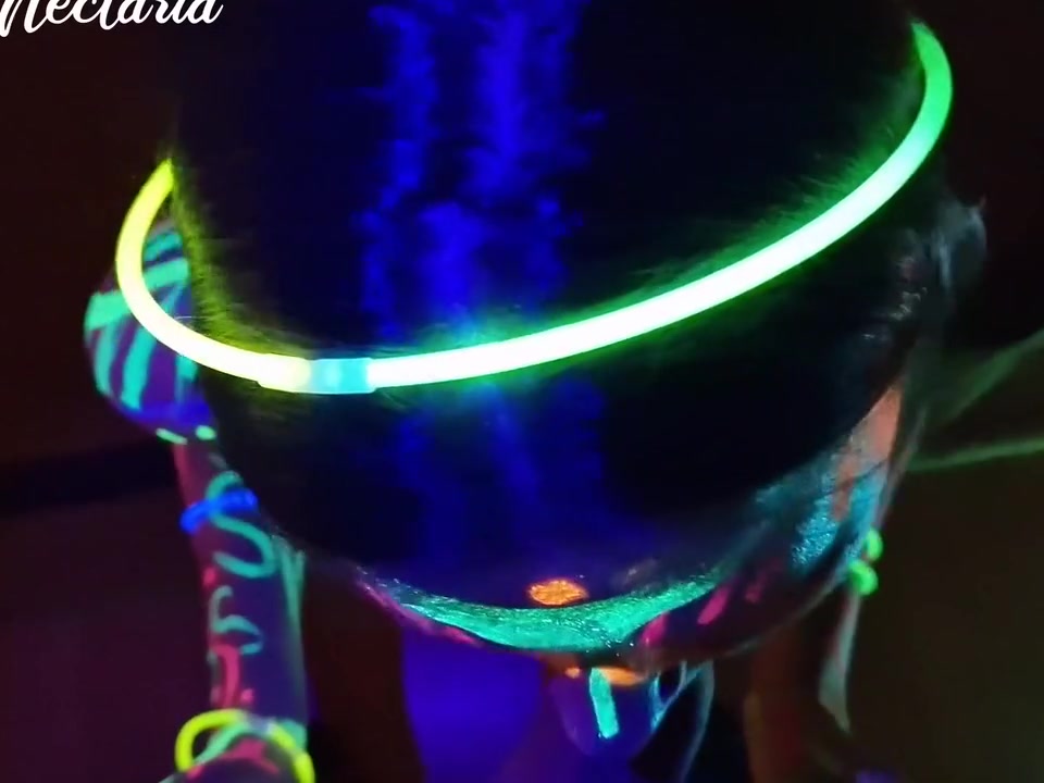 Fucked The Wild Slim Girl In The Uv- Light