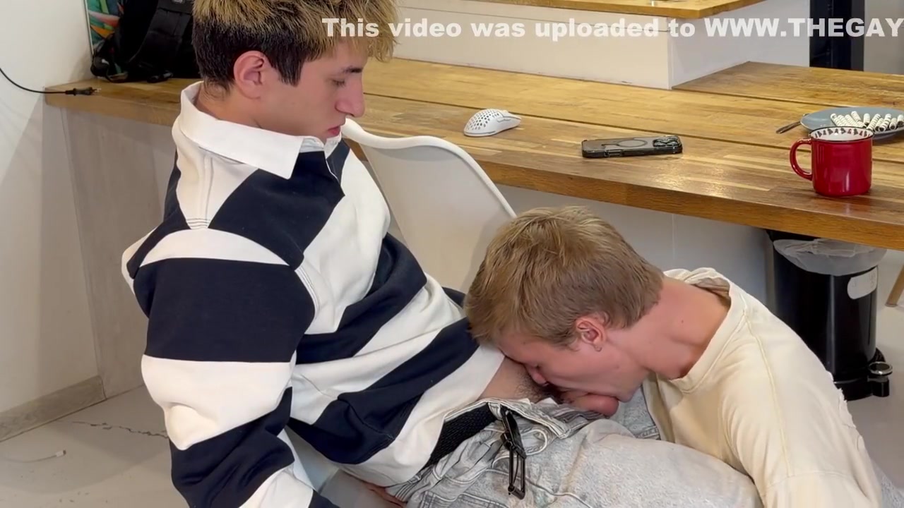 : Guy Sucks A Friends Big And Then Sits On It