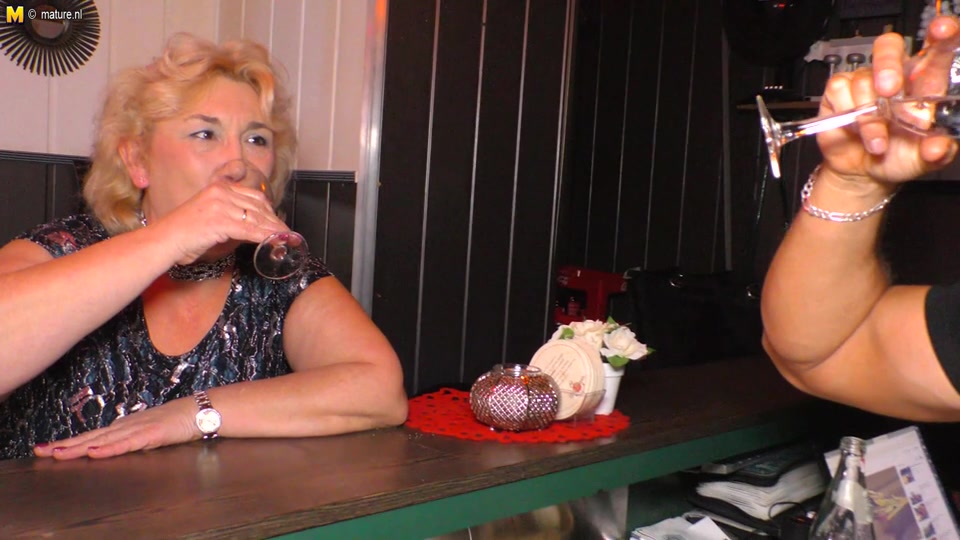 German Grandma Fucking With A Muscled Toy Boy - MatureNL