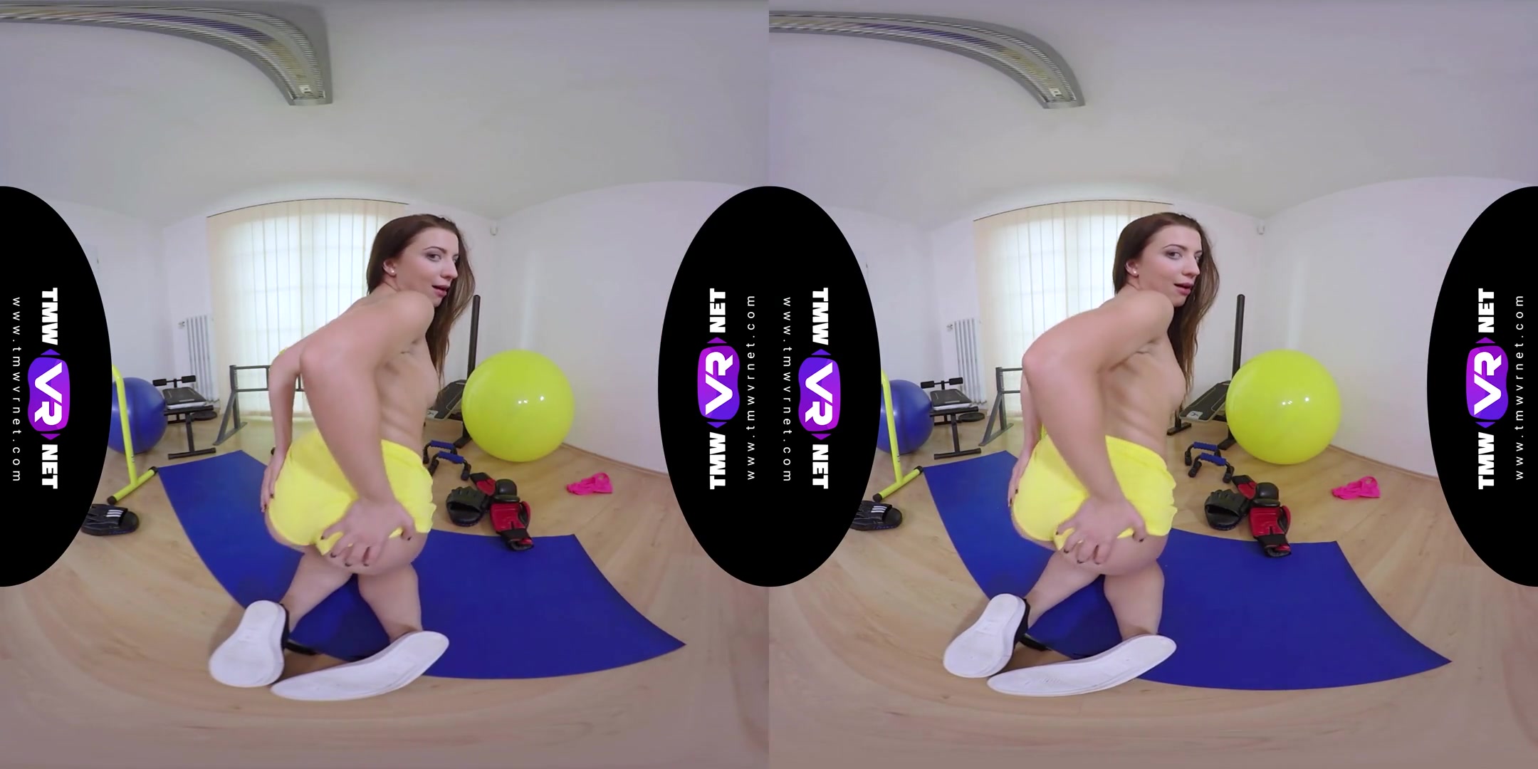 Therese Bizarre in Sexy Fitness Enthusiast Shows More Of A Slim Body - TmwVRNet