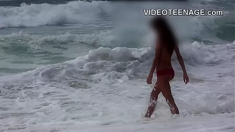 lovely girl nude at beach