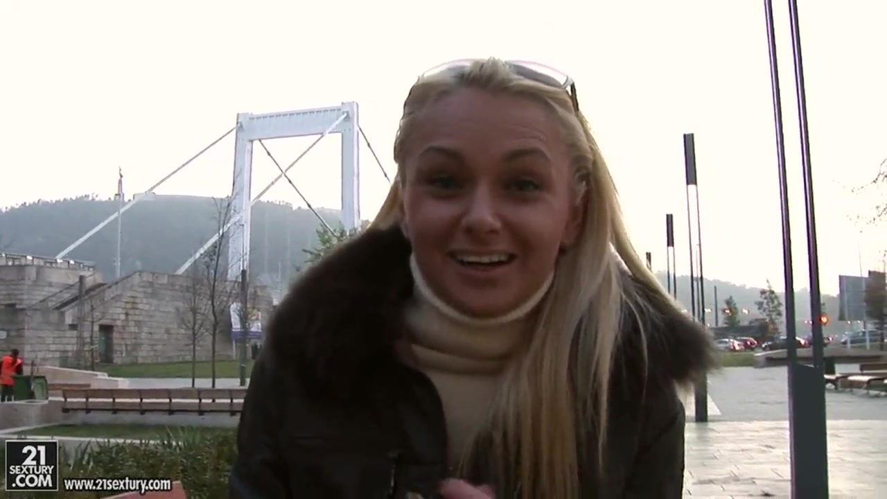 Ivana Sugar poses and demonstrates her secrets in public places