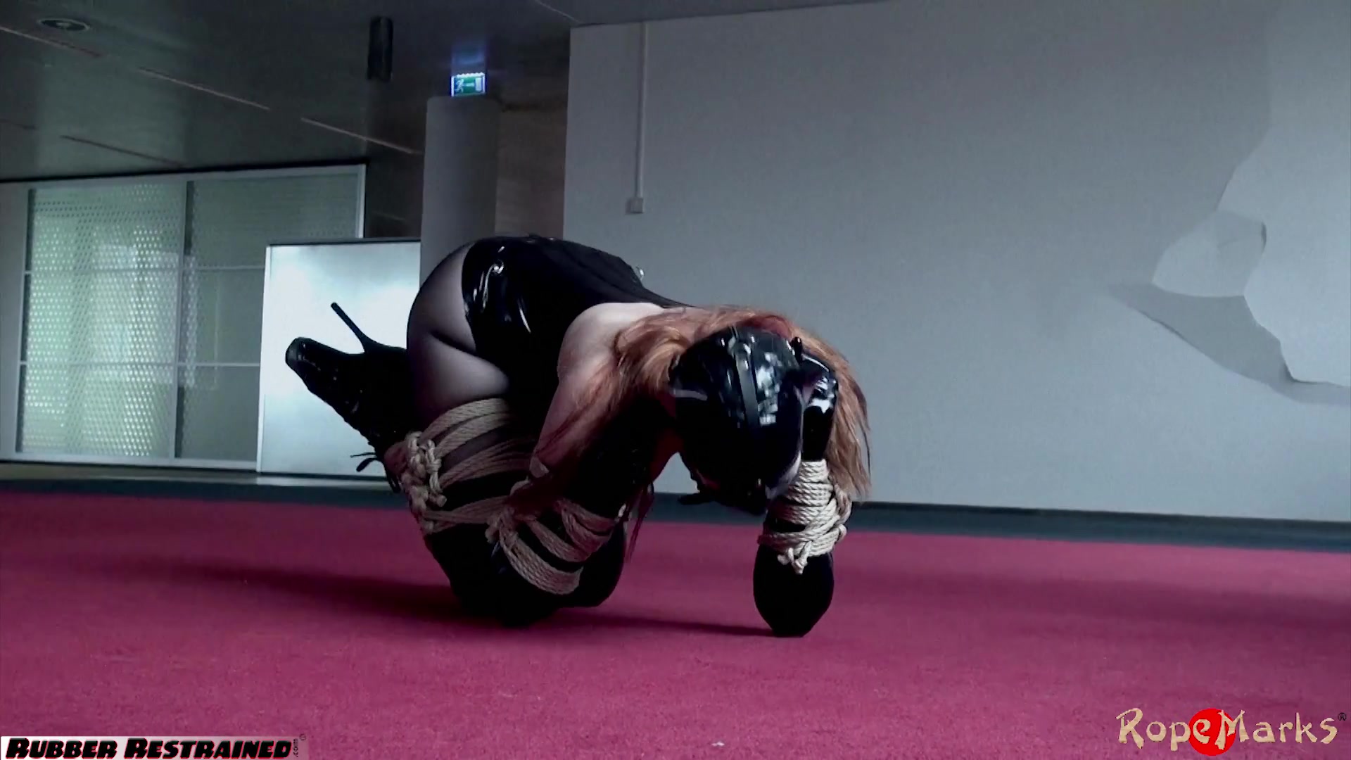 Rubber Kinbaku Kitten - Video