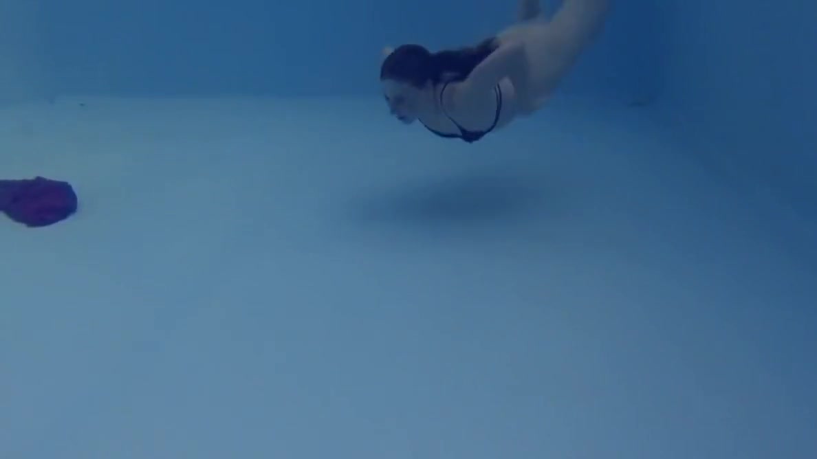 Hottest Russian Babes In The Swimming Pool In 4k