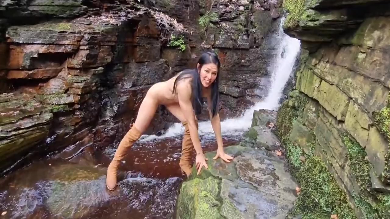 In Nature And Peeing 5 Min