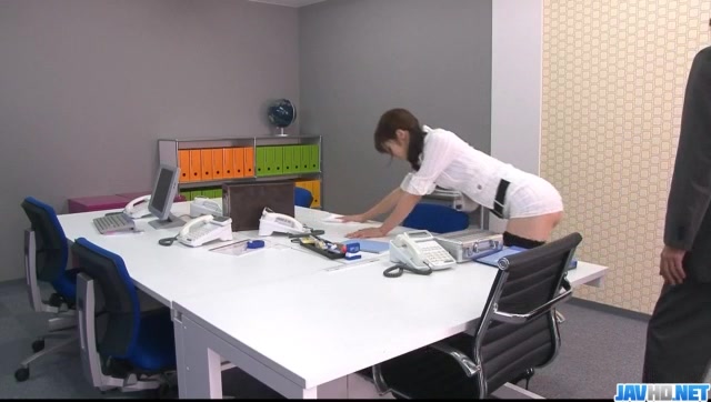 Strong office fuck along the boss for Maki Hojo