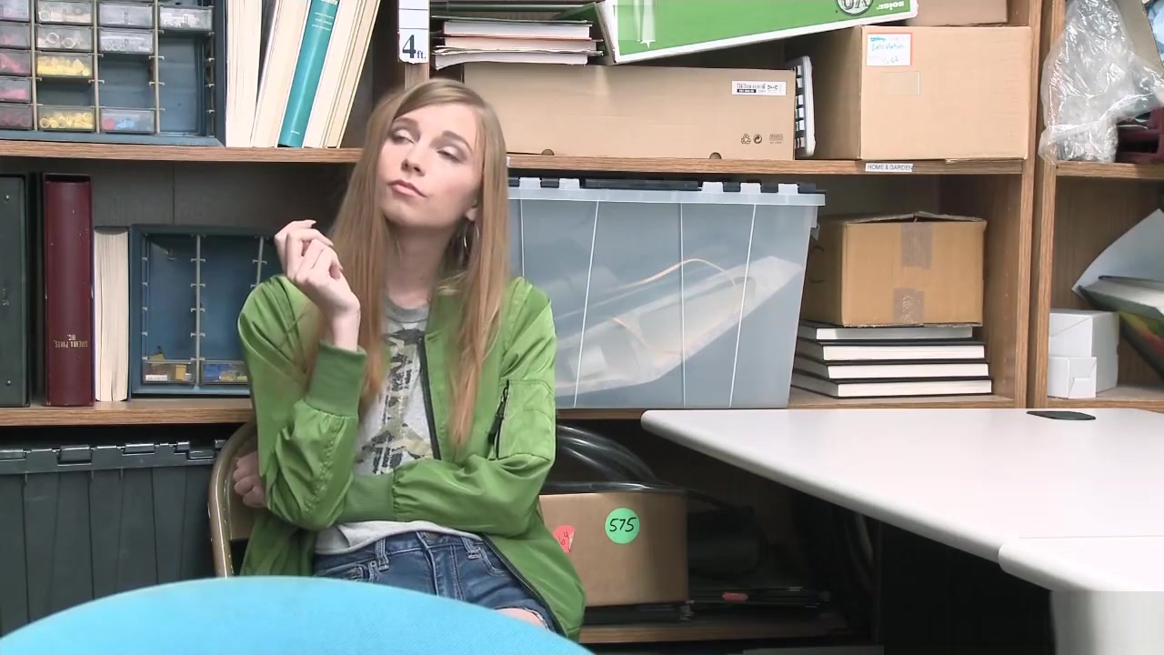 Caught shoplyfter Ava Parker got screwed doggystyle