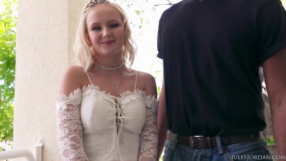 18 Year Old Teen Natalia Queen's First Interracial - Exclusive Scene - JulesJordan