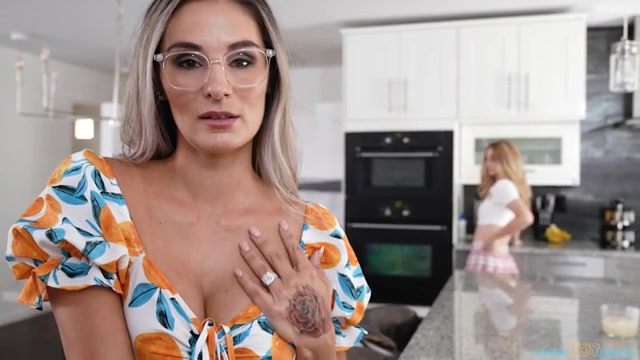 Stepmoms Hungry Pussy - S1:E9 - Momlover