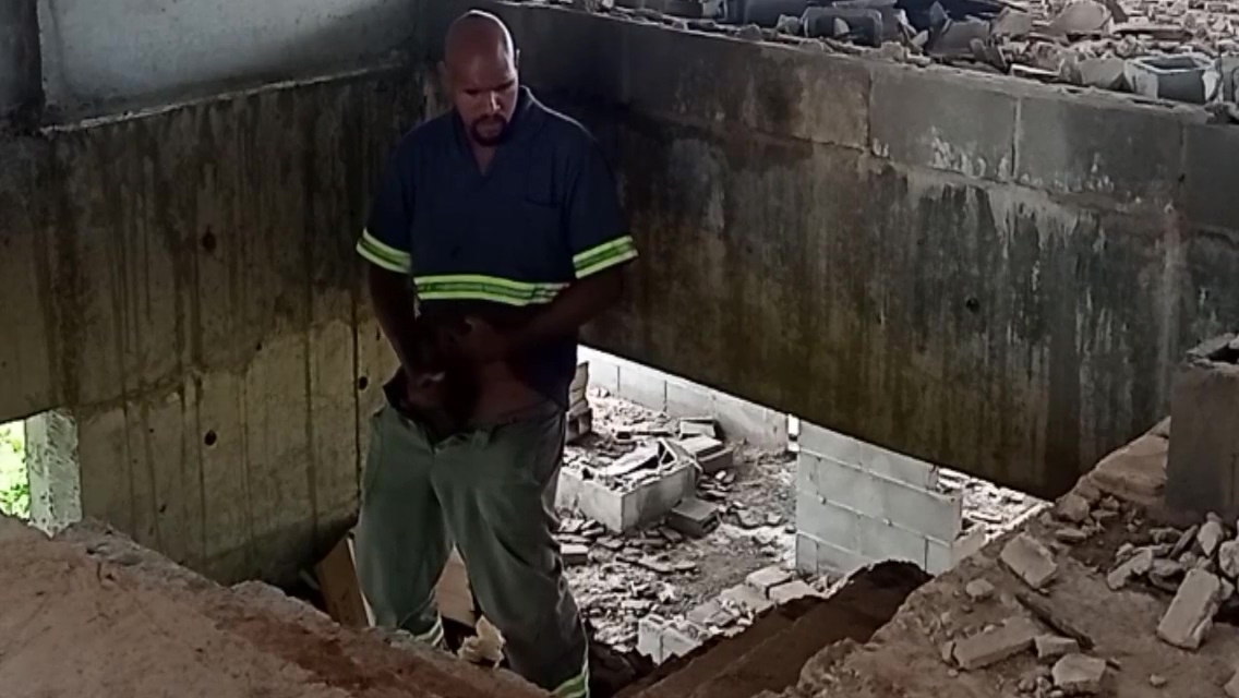 Batendo Uma Na Construcao 5 Min