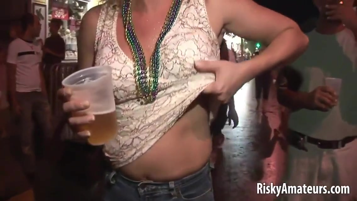 Sexy Amateurs Having Fun One The Street 5 Min