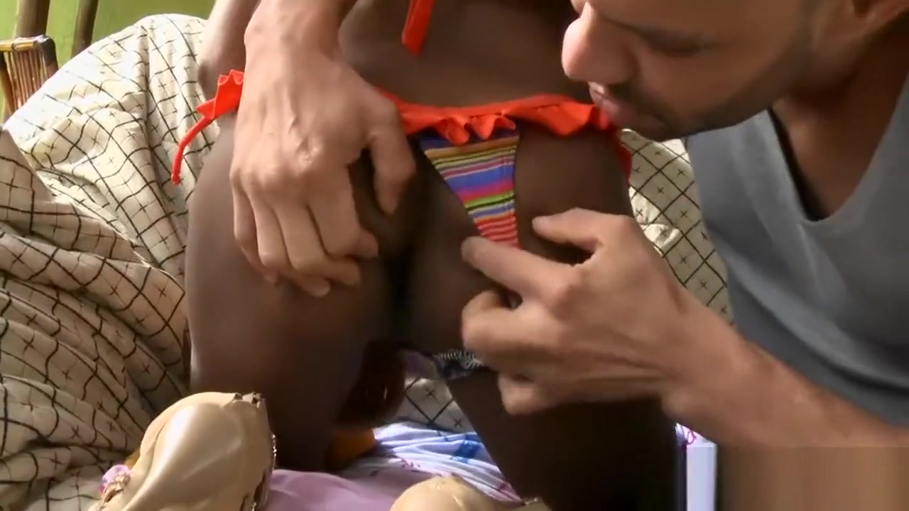Tight shemale gets ass ripped outdoors