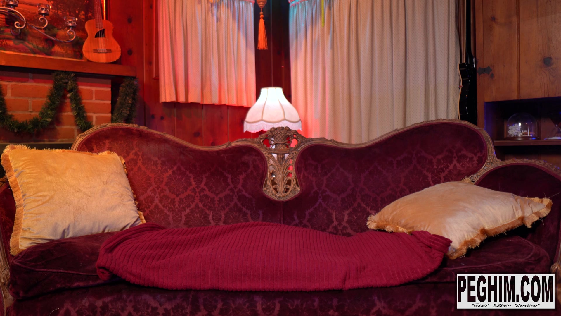 Frankie Vanian And Siouxsie Q Ravage Michael Vegas In A Hunting Lodge - Sex Movies Featuring Peghim