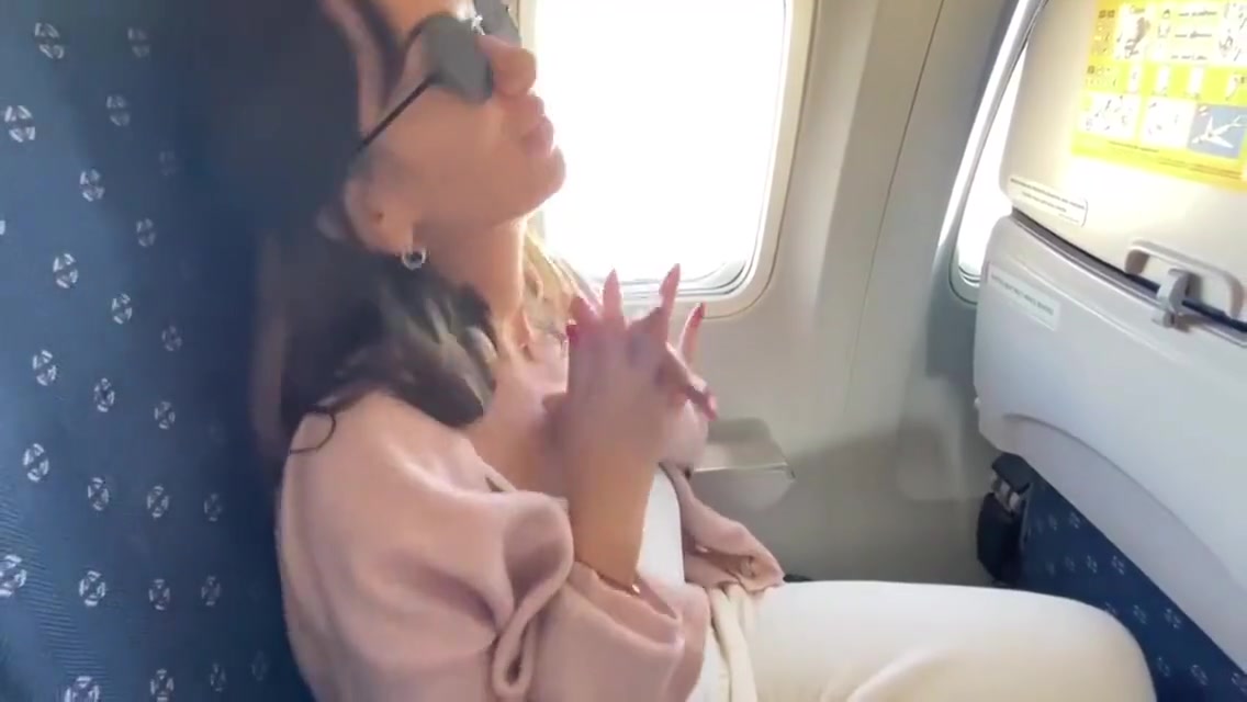 Busty Stewardess Flew On Vacation With Her Lover And Cummed Hard On The Plane Toilet M Alt 15 Min With Kitty Kriss