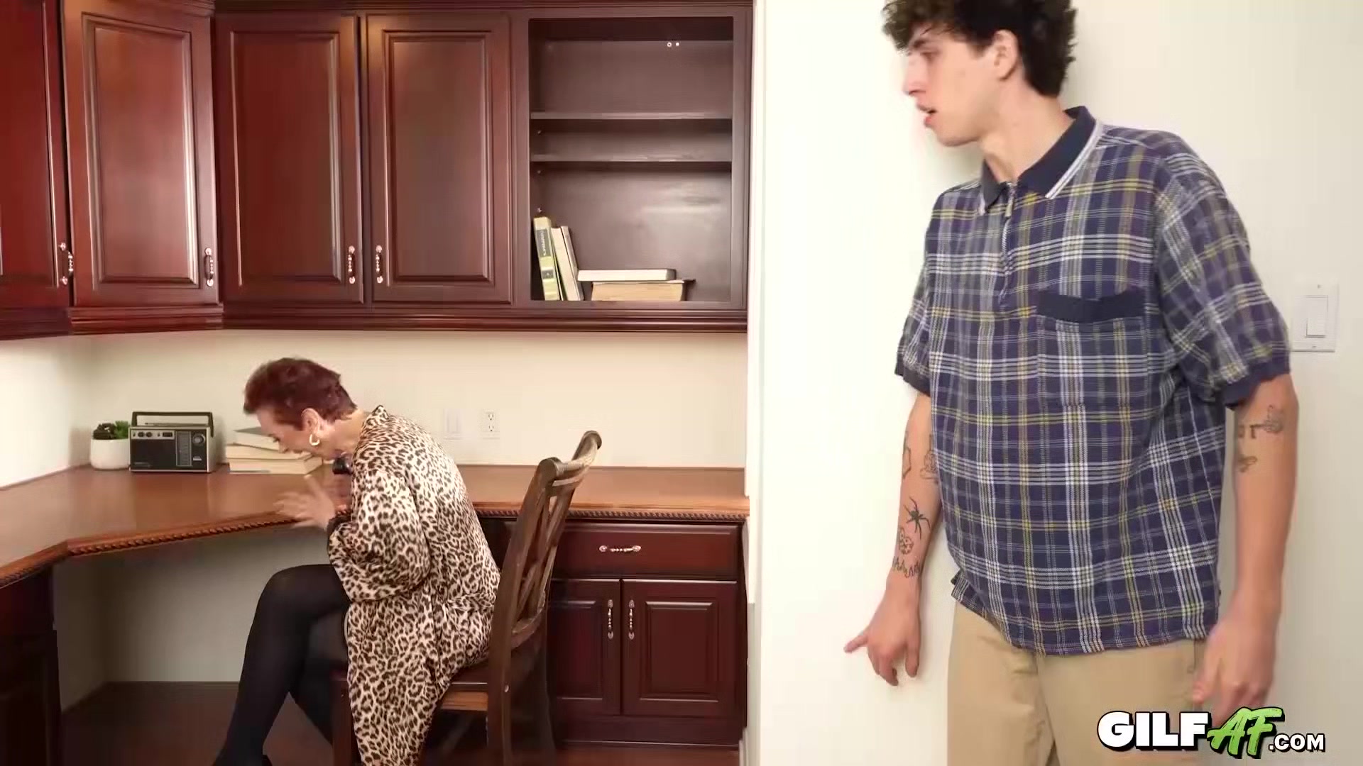 I Fuck grannies Ruby Lynne short hair milf sex