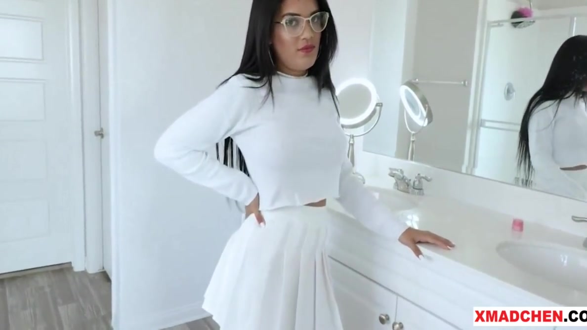 Latina Stepsister Has Got The Perfect Curves POV