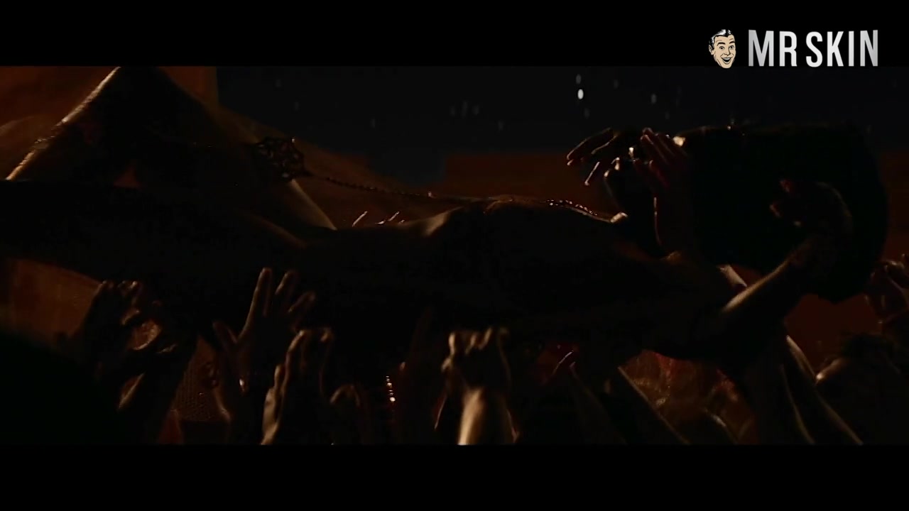 Nude Kirsten Dunst Beguiles - Mr.Skin