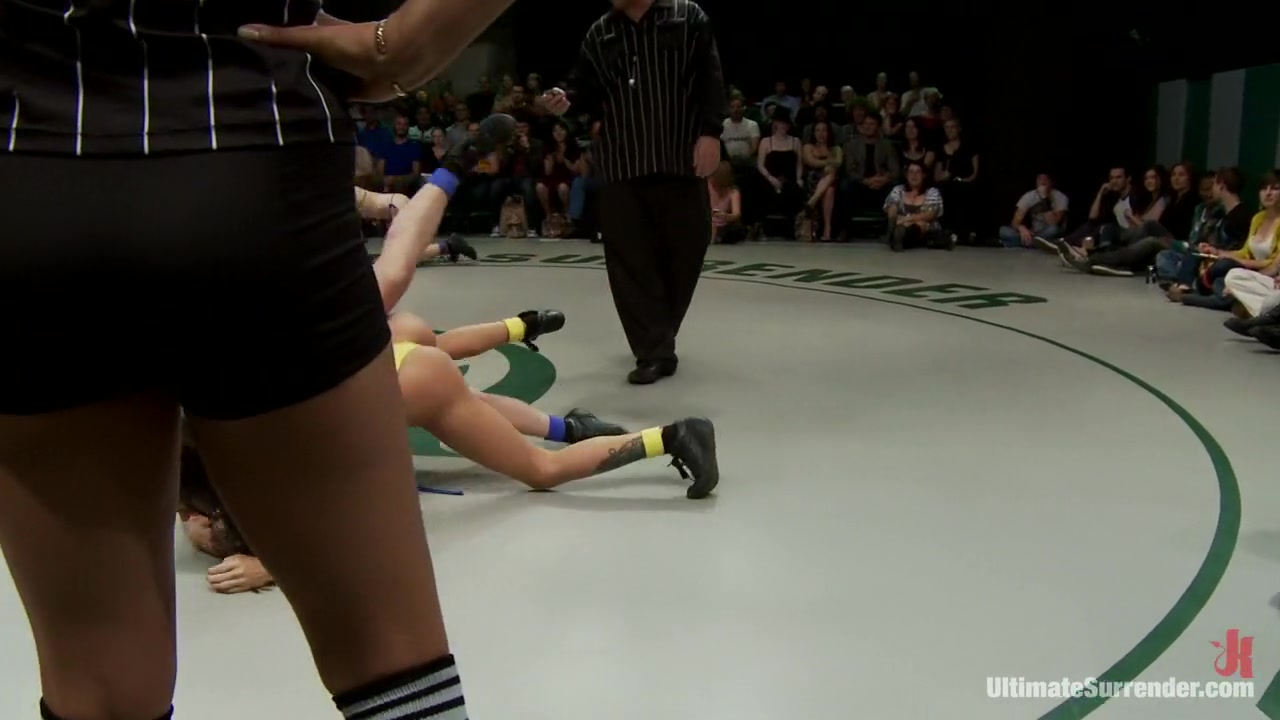 BATTLE OF THE FEATHERWEIGHTS!: The smallest hottest wrestlers battle it out in TAG TEAM action!