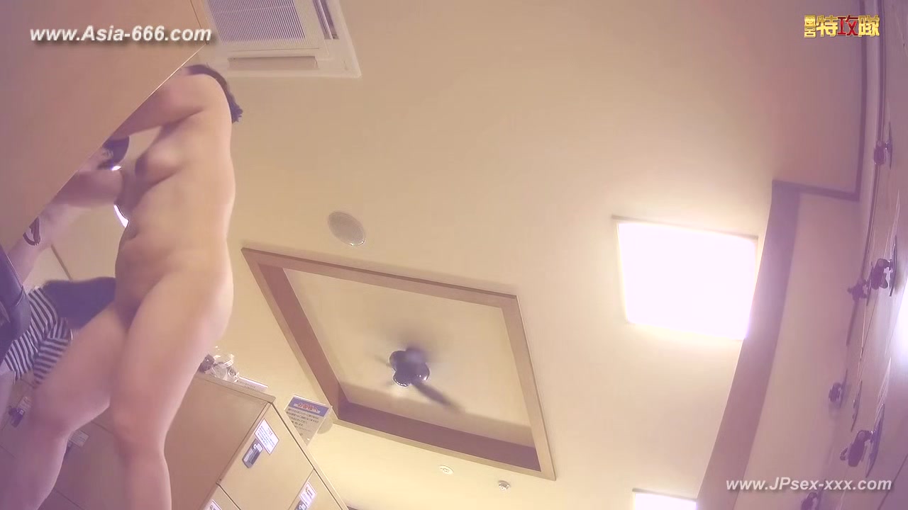 japanese public bathroom changeroom.71