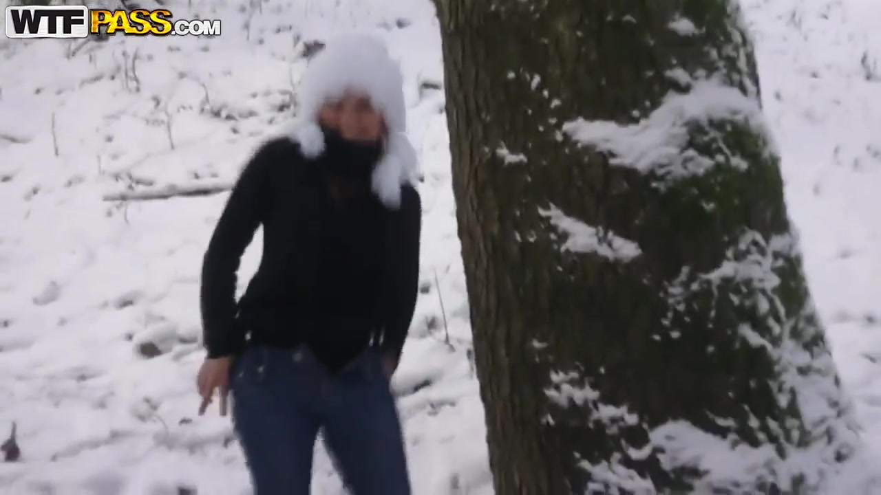 Sexy girlfriend Lory fantastic fuck in the snow