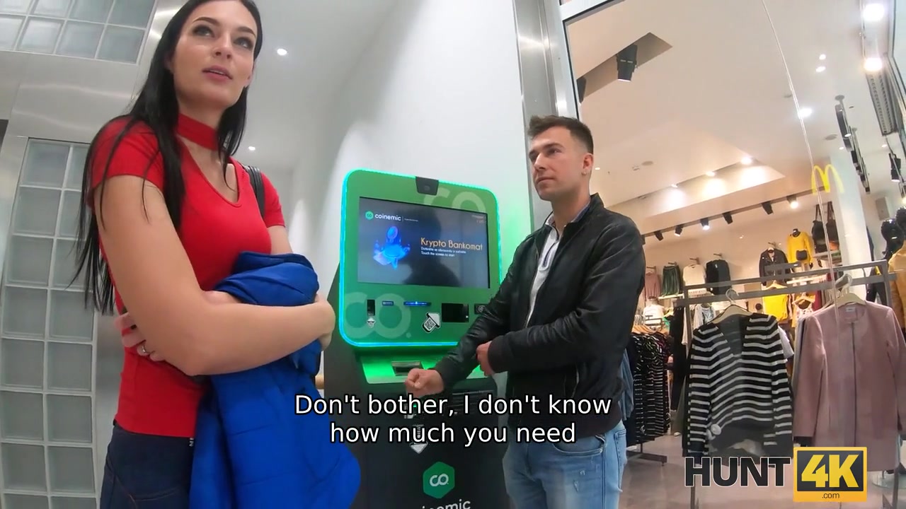 HUNT4K. Hunter meets super-hot model who remains without money