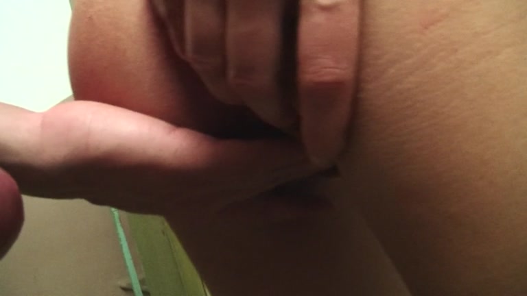 Stud cums in slutty party girl's mouth