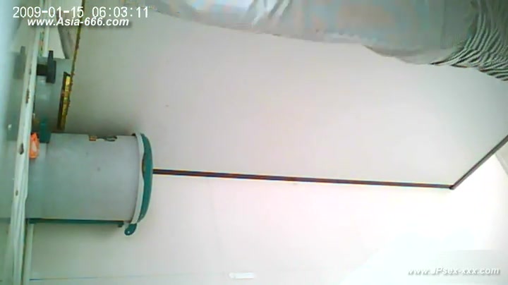 chinese girls go to toilet. 40