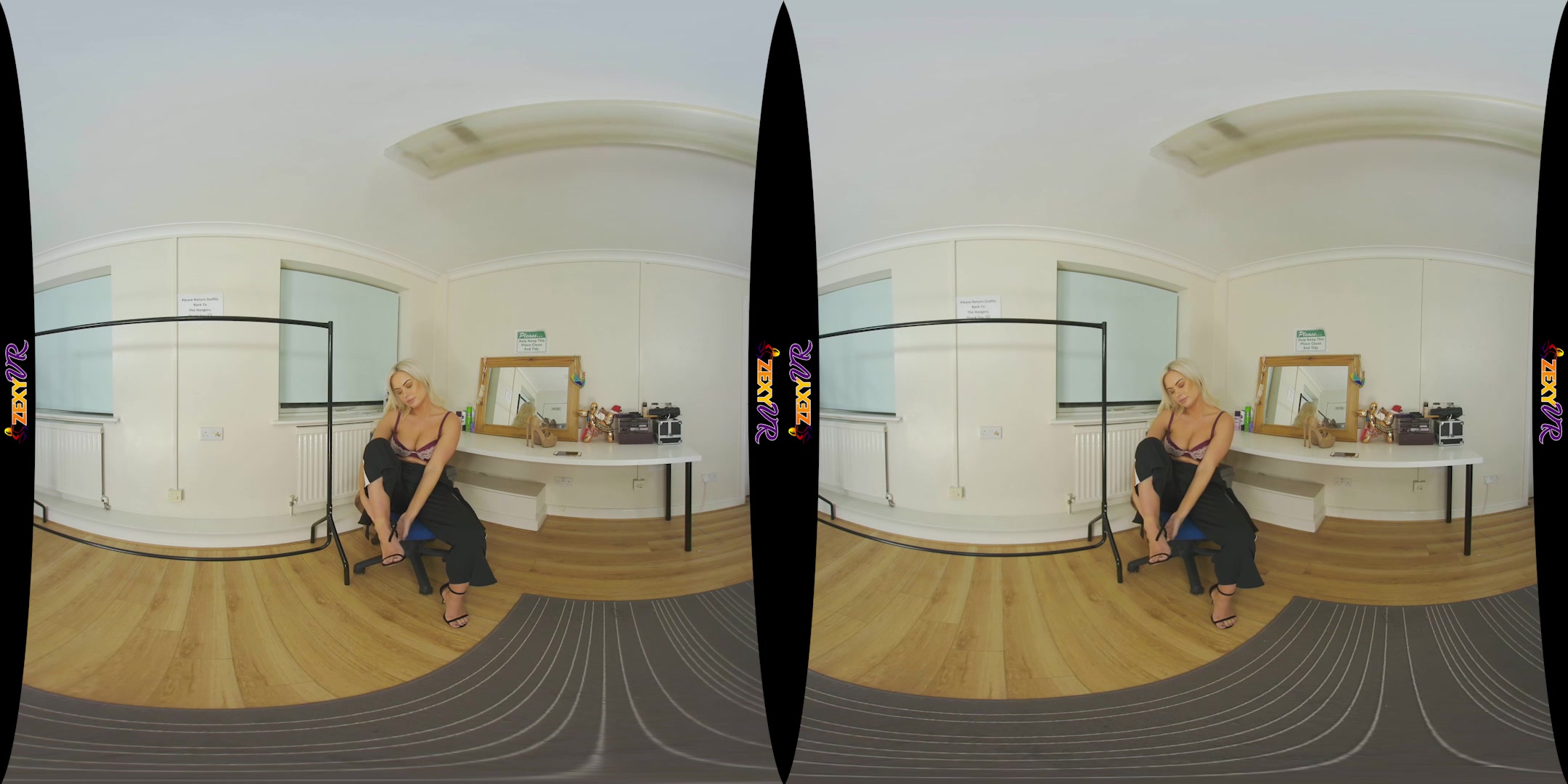 Reflections featuring Louise - ZexyVR