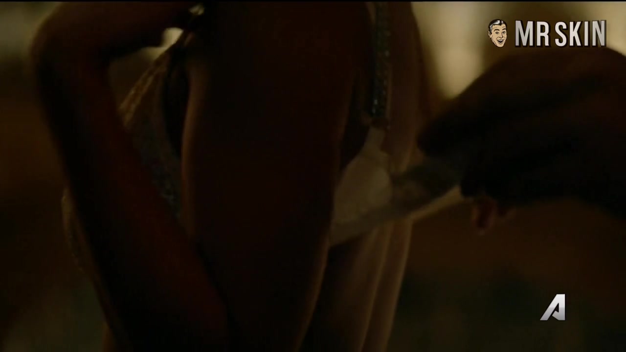 Milla Jovovich's Resident Beav-il - Mr.Skin