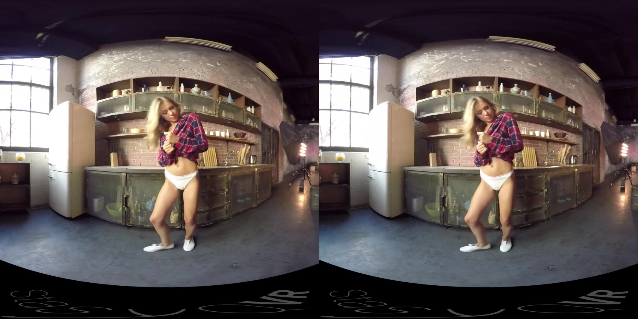 Blonde Strips For Breakfast - StasyQVR