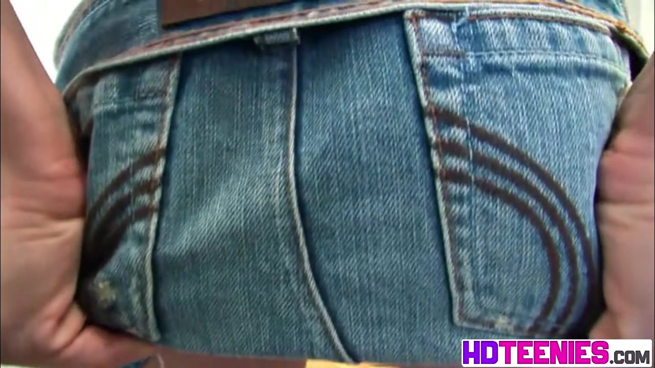 BrooksSkye rubbing her pussy with jeans and strip off showing tits