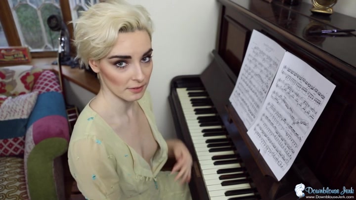 Melody Wilde in Pianist Tits - DownblouseJerk