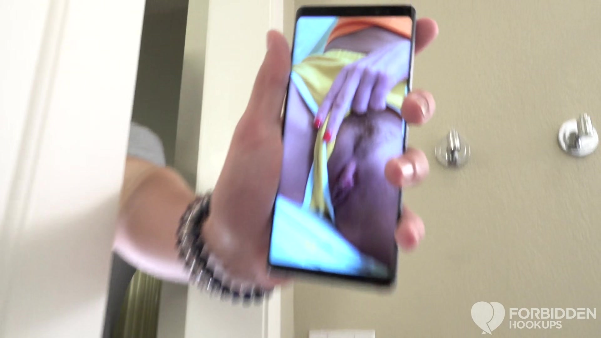 Forbidden Hookups : Vanna fucks her step-brother in the hotel