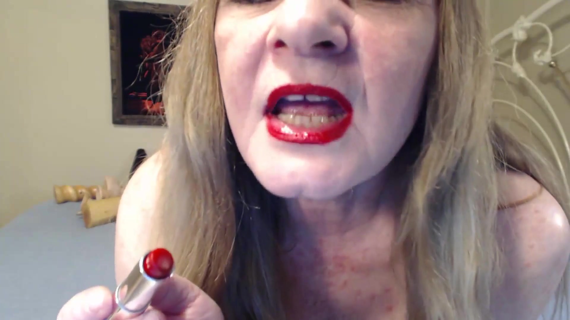 ~Juicy Red Lips On Your Cock - TacAmateurs