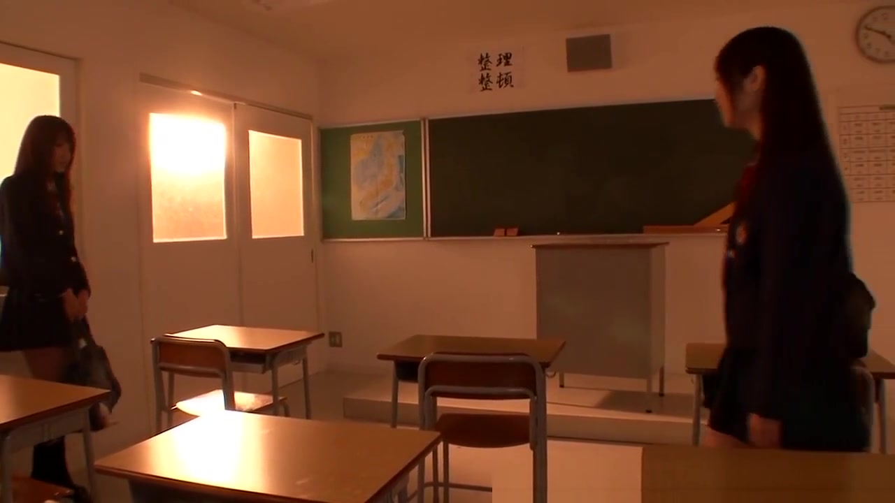 Nippon Les schoolgirls 18+ Secretly Nipplesucking