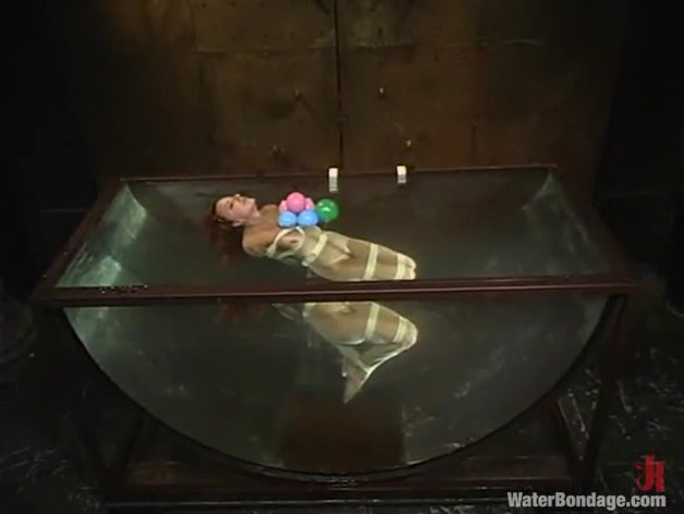 Shannon Kelly in Waterbondage Video